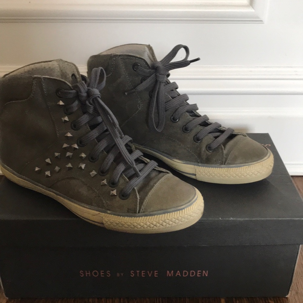 Steven by Steve Madden Grey Leather Sneaker